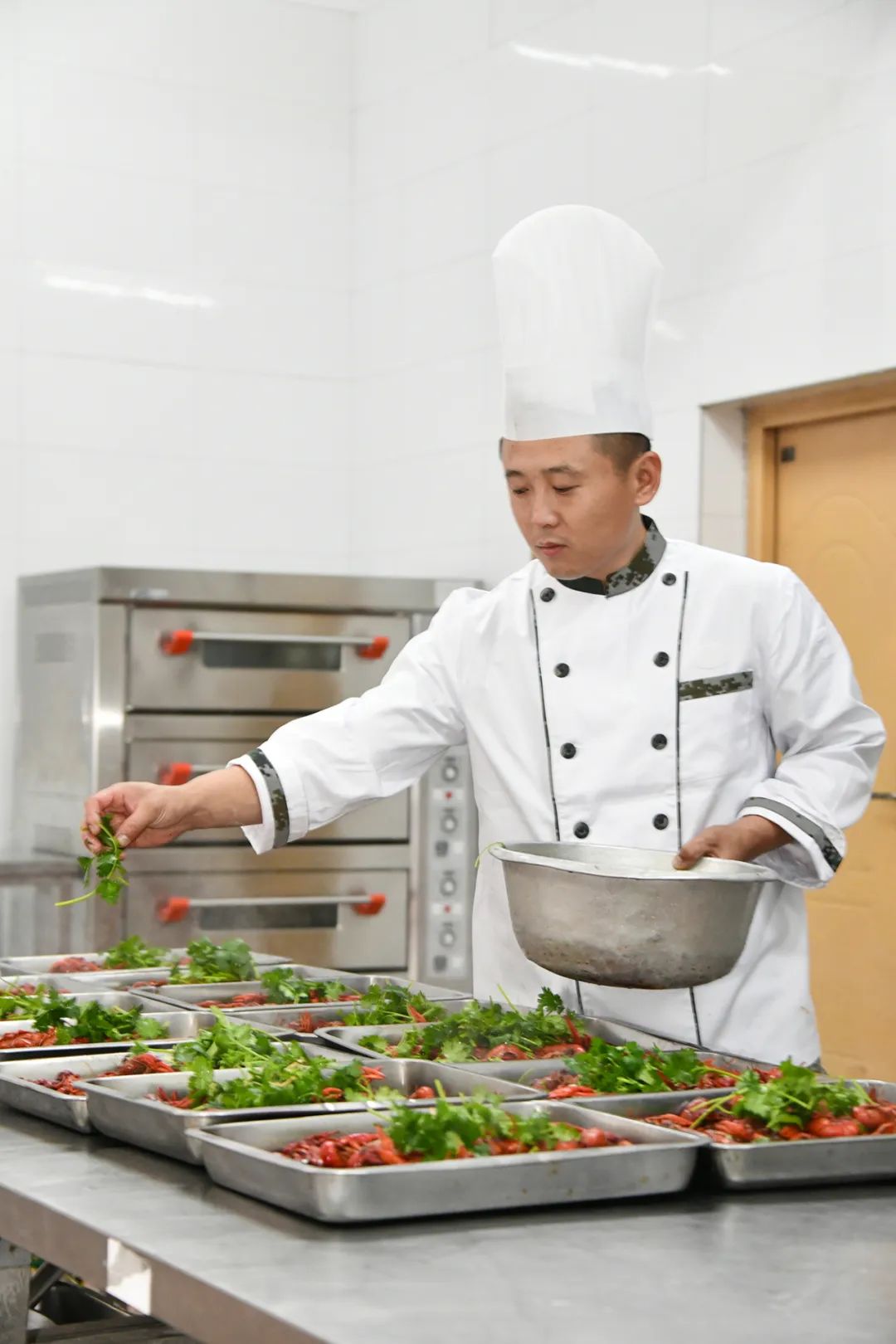 炊事班长延期服役