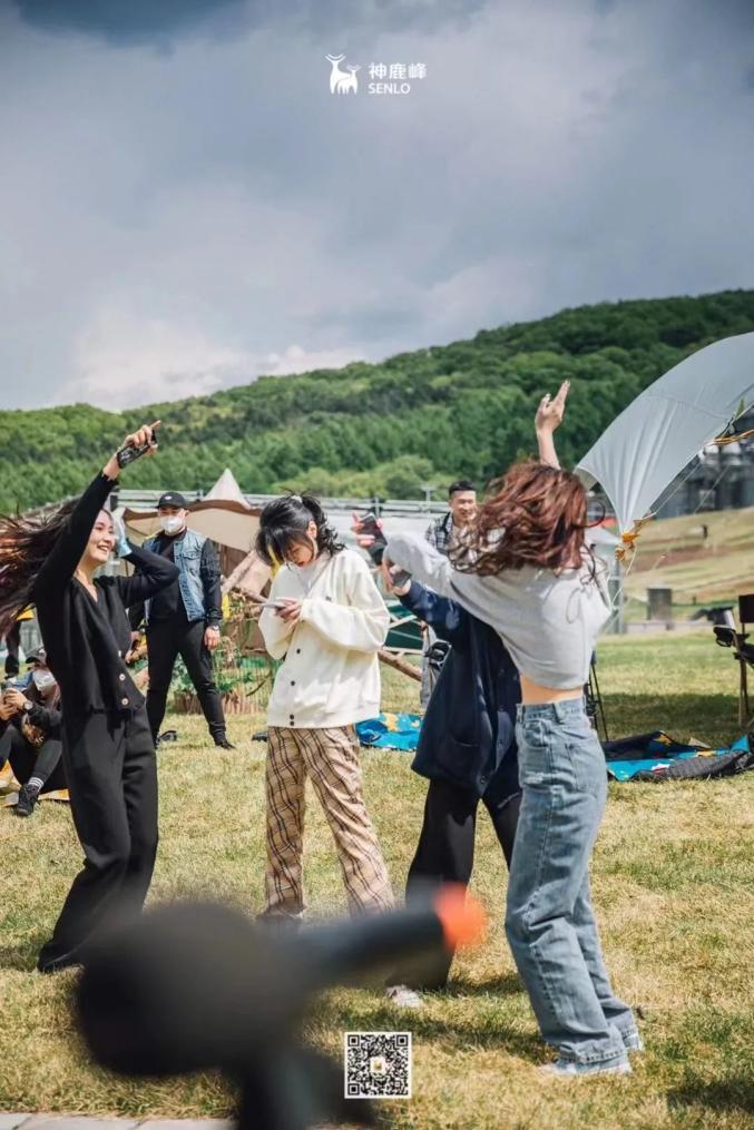 小丑演艺乐队表演热舞dj周末露营不要太爽噢