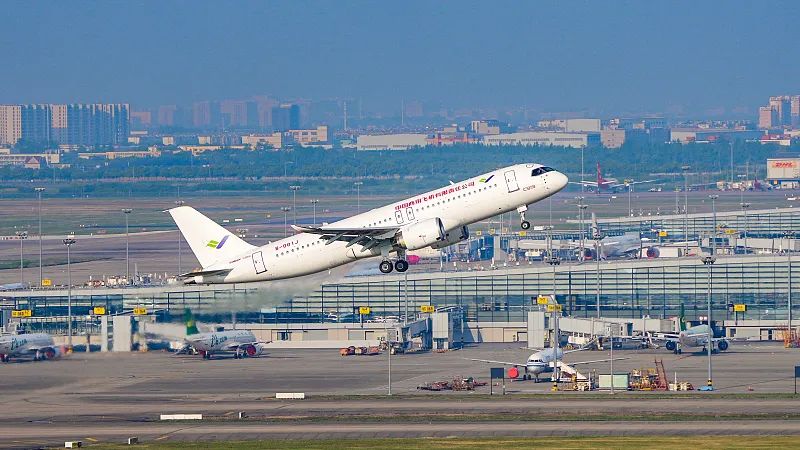 △5月14日，C919从浦东机场起飞。 图源：视觉中国