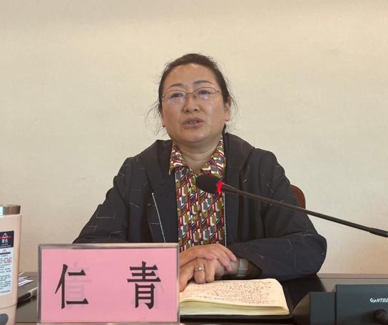 州人大常委会副主任仁青调研乡城县就业工作