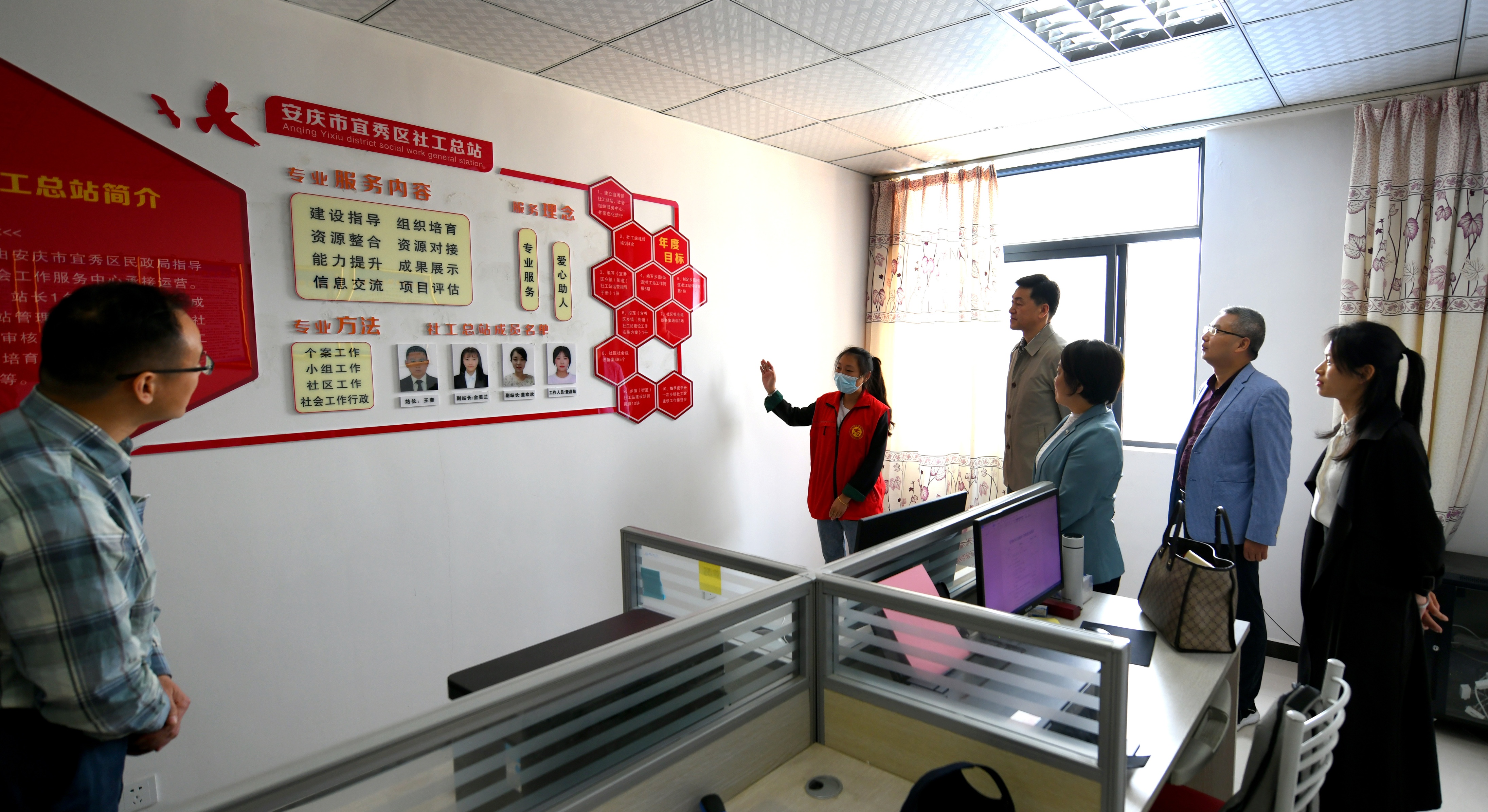 安徽安庆：社工站助力基层民政服务