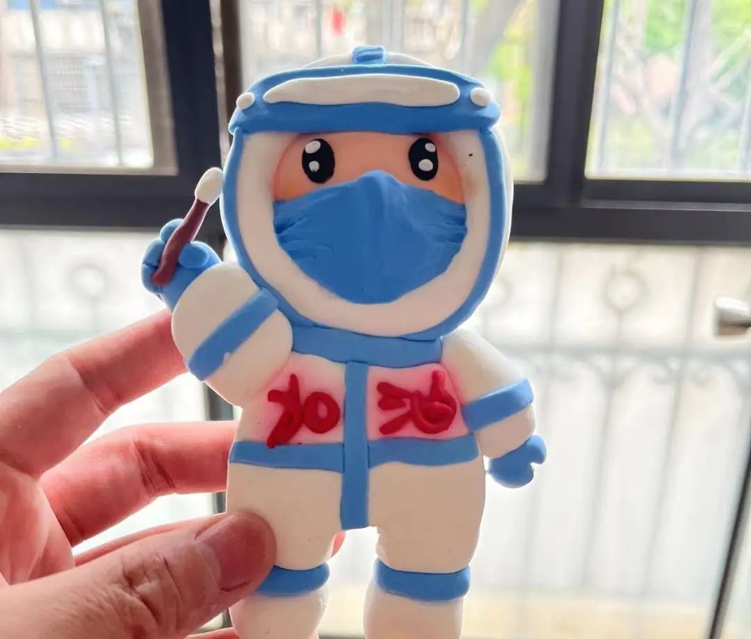 脱下白大褂卸下大白服奉浦的他们原来是