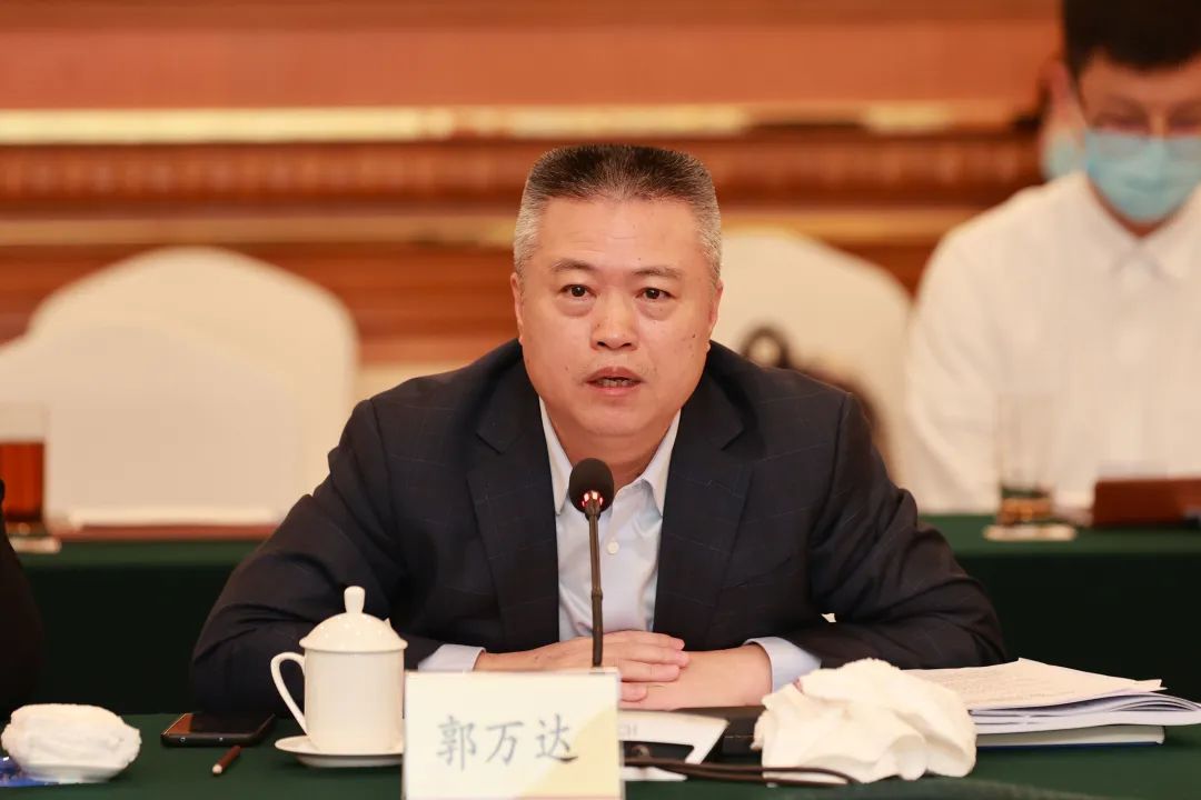 中国(深圳)综合开发研究院常务副院长郭万达发言.