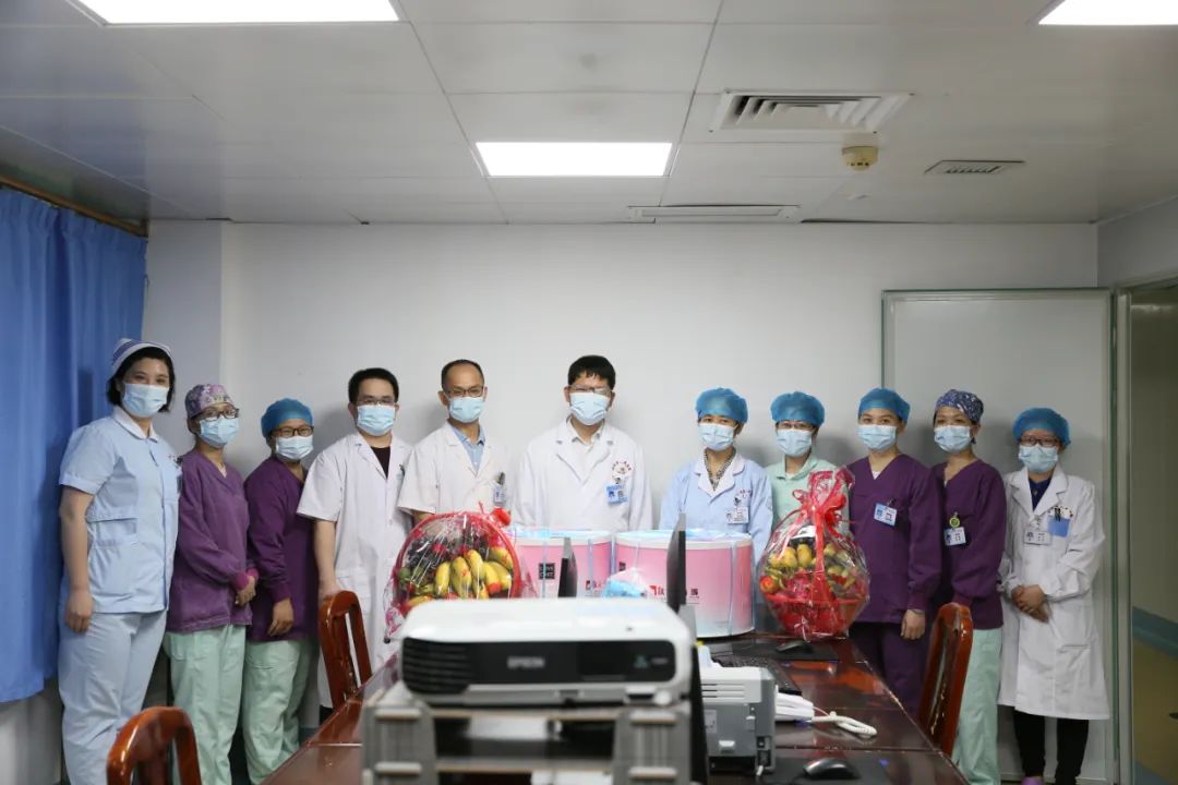 陆晓生院长带队慰问重症医学科