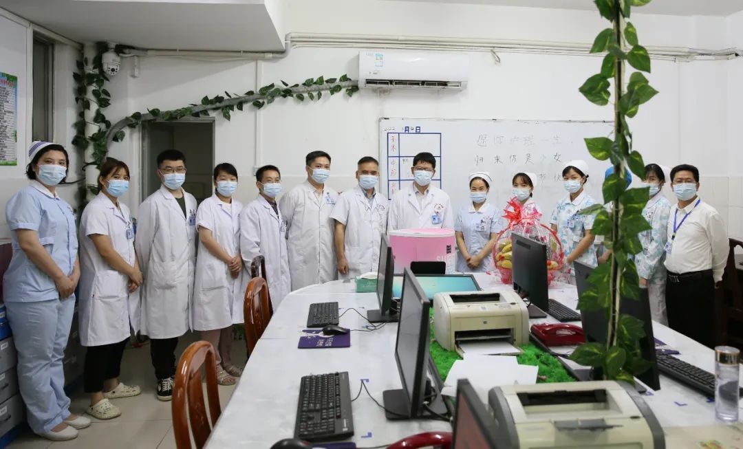 陆晓生院长带队慰问甲状腺乳腺胸外科