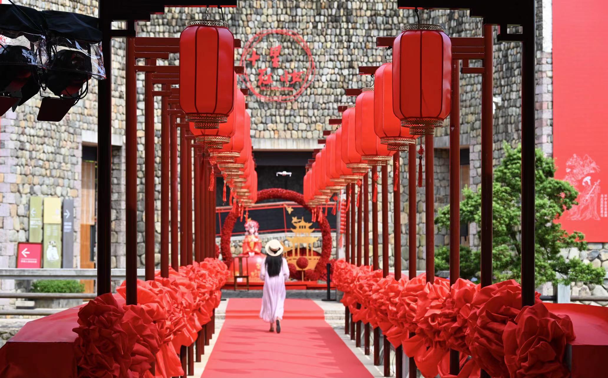 宋韵红妆玩出"新花样",宁波宁海:十里红妆文化集开市_媒体_澎湃新闻