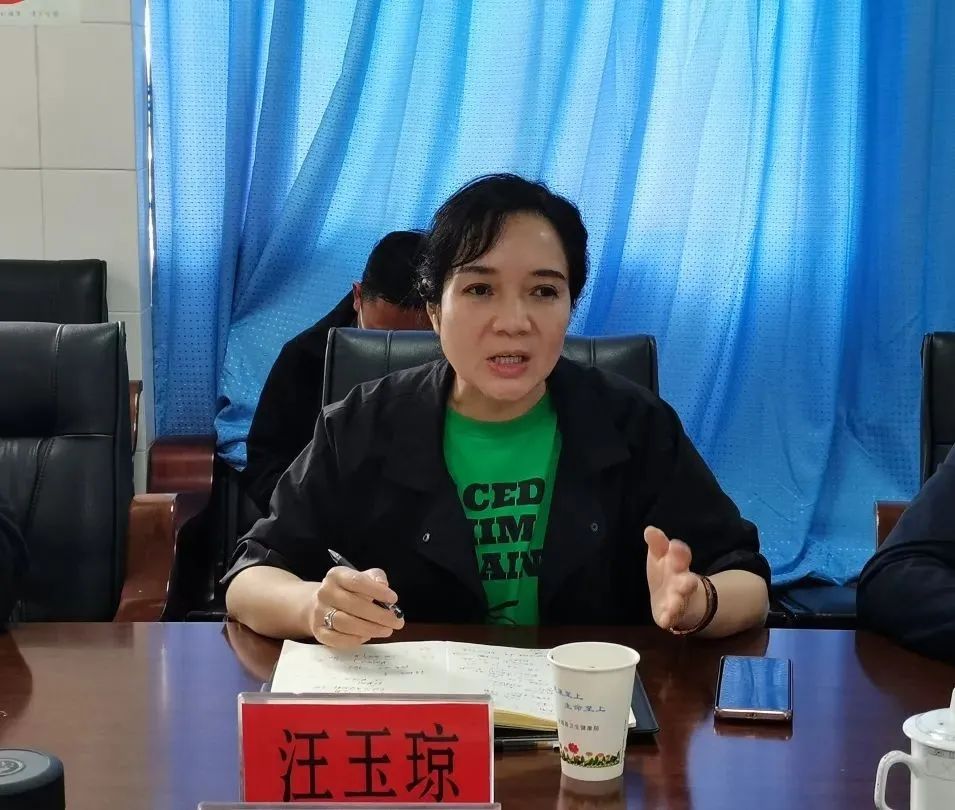 疫情防控州委常委宣传部长汪玉琼一行到乡城县督查疫情防控工作