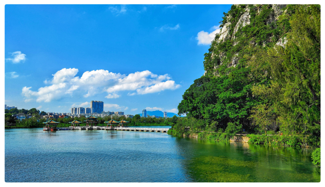 真蓝天白云雨后的星湖美不胜收