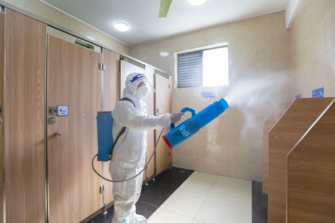 累计完成重点场所消杀2万余次柘林镇持续开展无死角环境清洁消杀