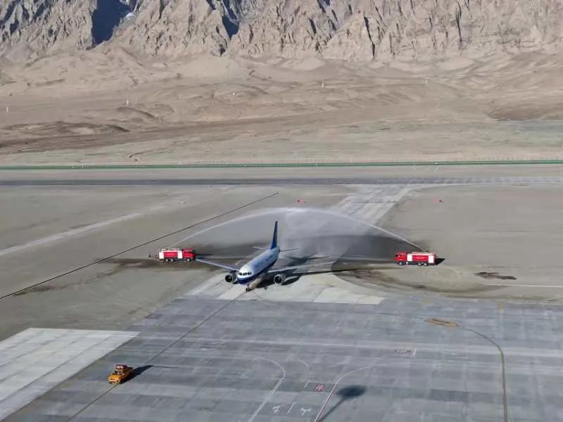 新疆首个高高原机场塔什库尔干红其拉甫机场开始试飞验证