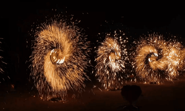 就在今晚绝美冷烟花秀来了