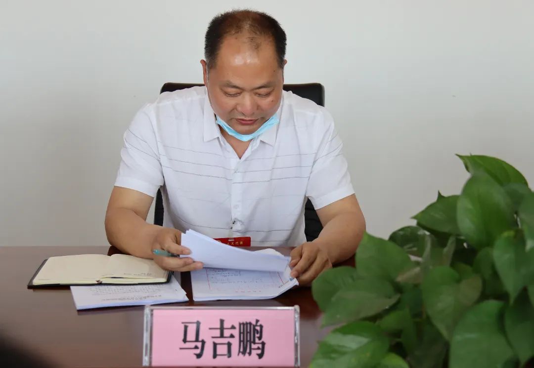 社旗县人大常委会副主任李国伟带领视察组一行来到社旗县人民法院视察