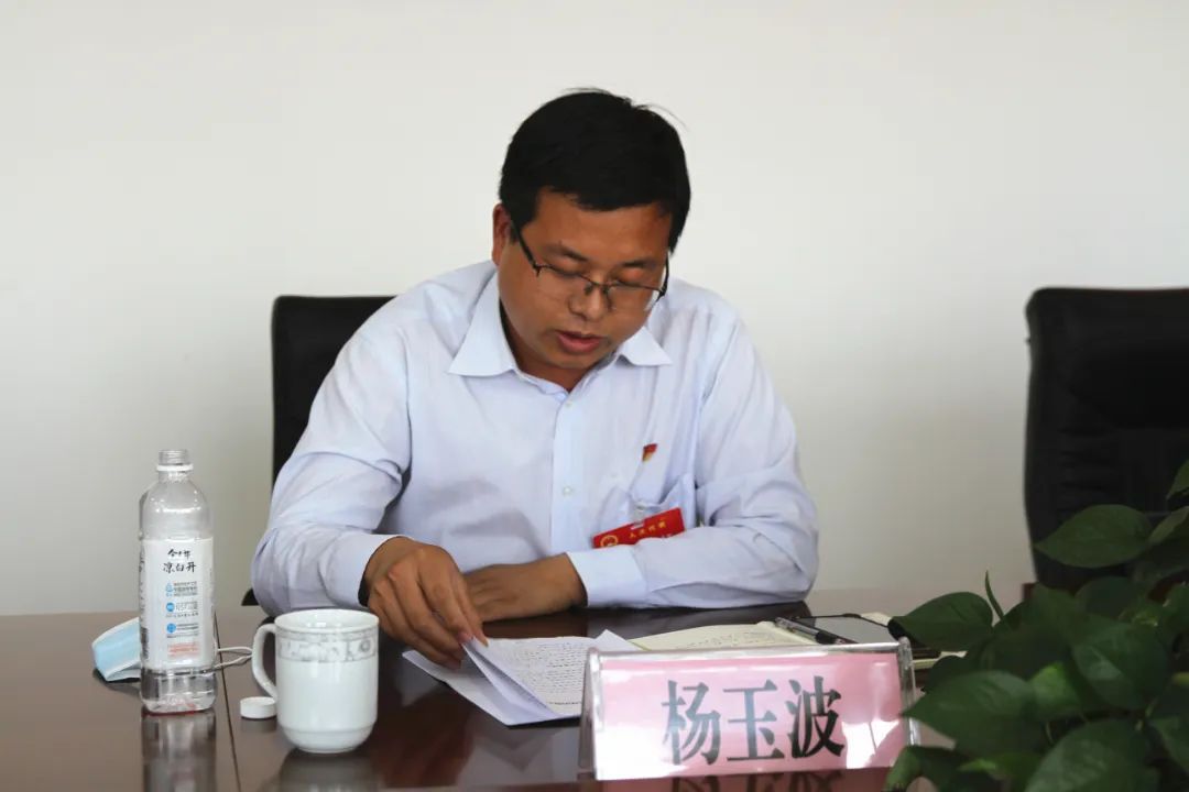 社旗县人大常委会副主任李国伟带领视察组一行来到社旗县人民法院视察