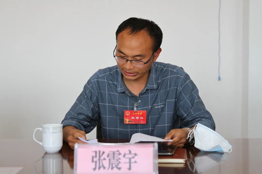 社旗县人大常委会副主任李国伟带领视察组一行来到社旗县人民法院视察