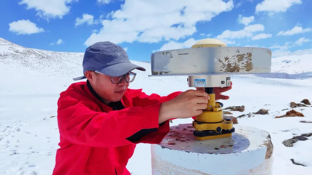 组图第一大地测量队在新疆测区开展gnss测量