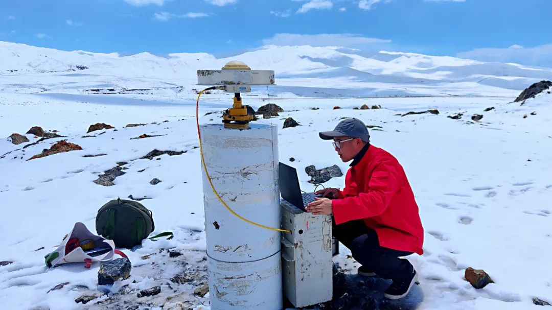 组图第一大地测量队在新疆测区开展gnss测量