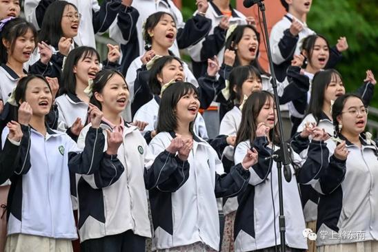 凯里学院附中举办第十三届校园文化艺术节