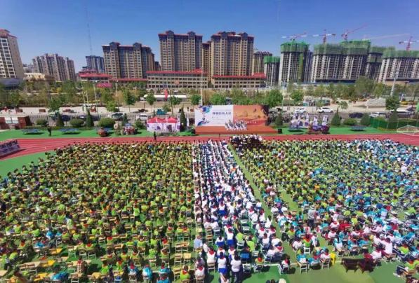 中学,和孩子们一起开展了"华夏之魂——河陇彩陶"走进校园研学活动