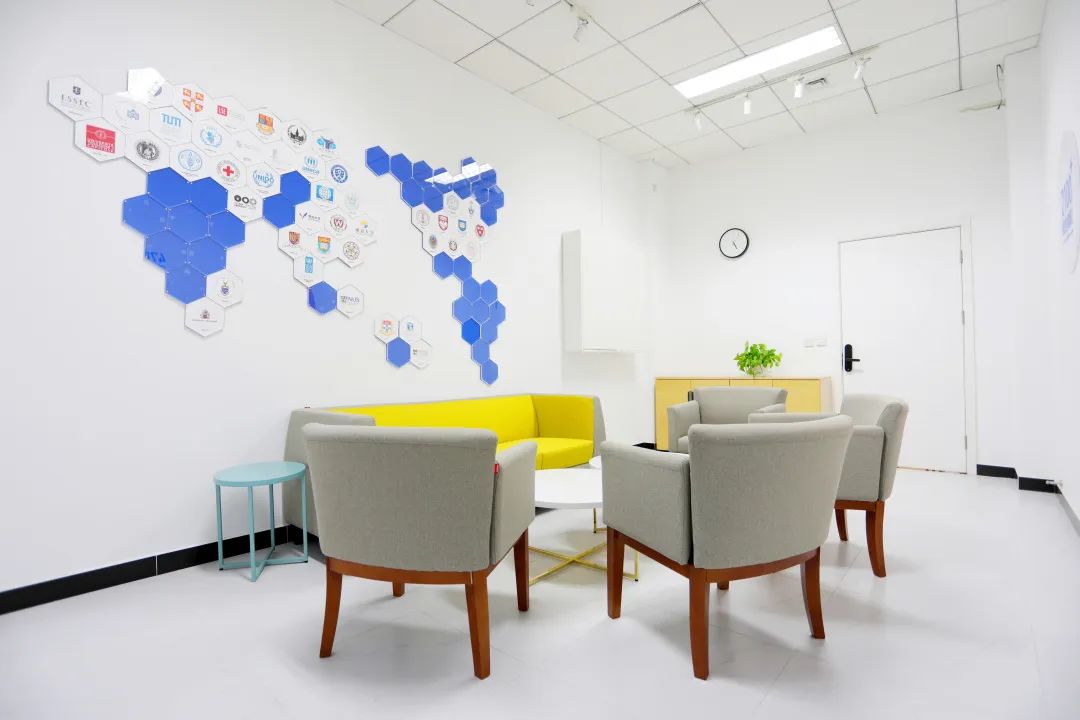 贸大最美网络面试间为你而来