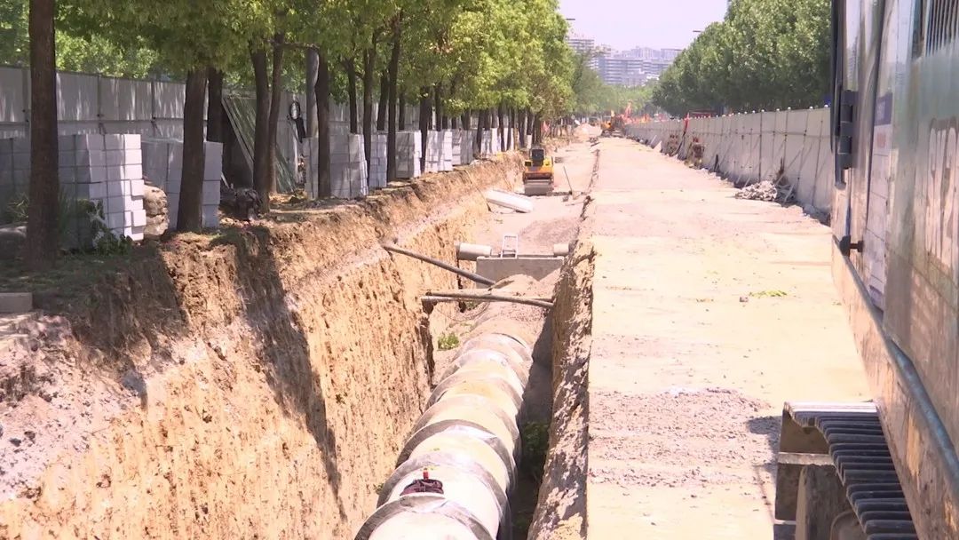 所有市政道路的雨污管网以及污水处理厂进行全面整改