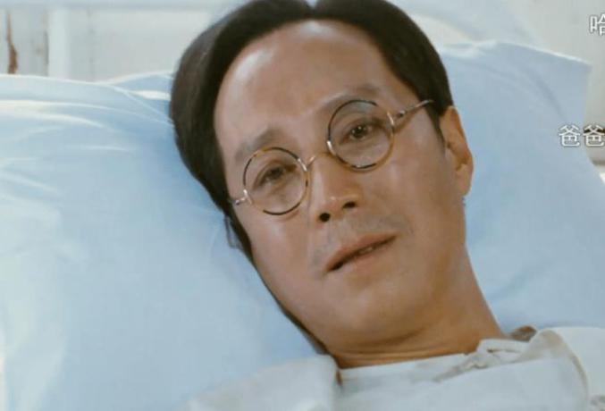 《城南旧事》出演"英子"的父亲严翔的电影作品也是有口皆碑,出演过