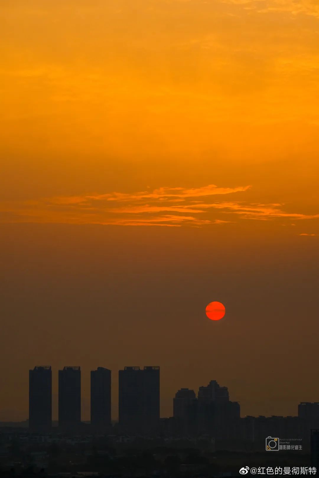 好美今天成都日出是粉红色的