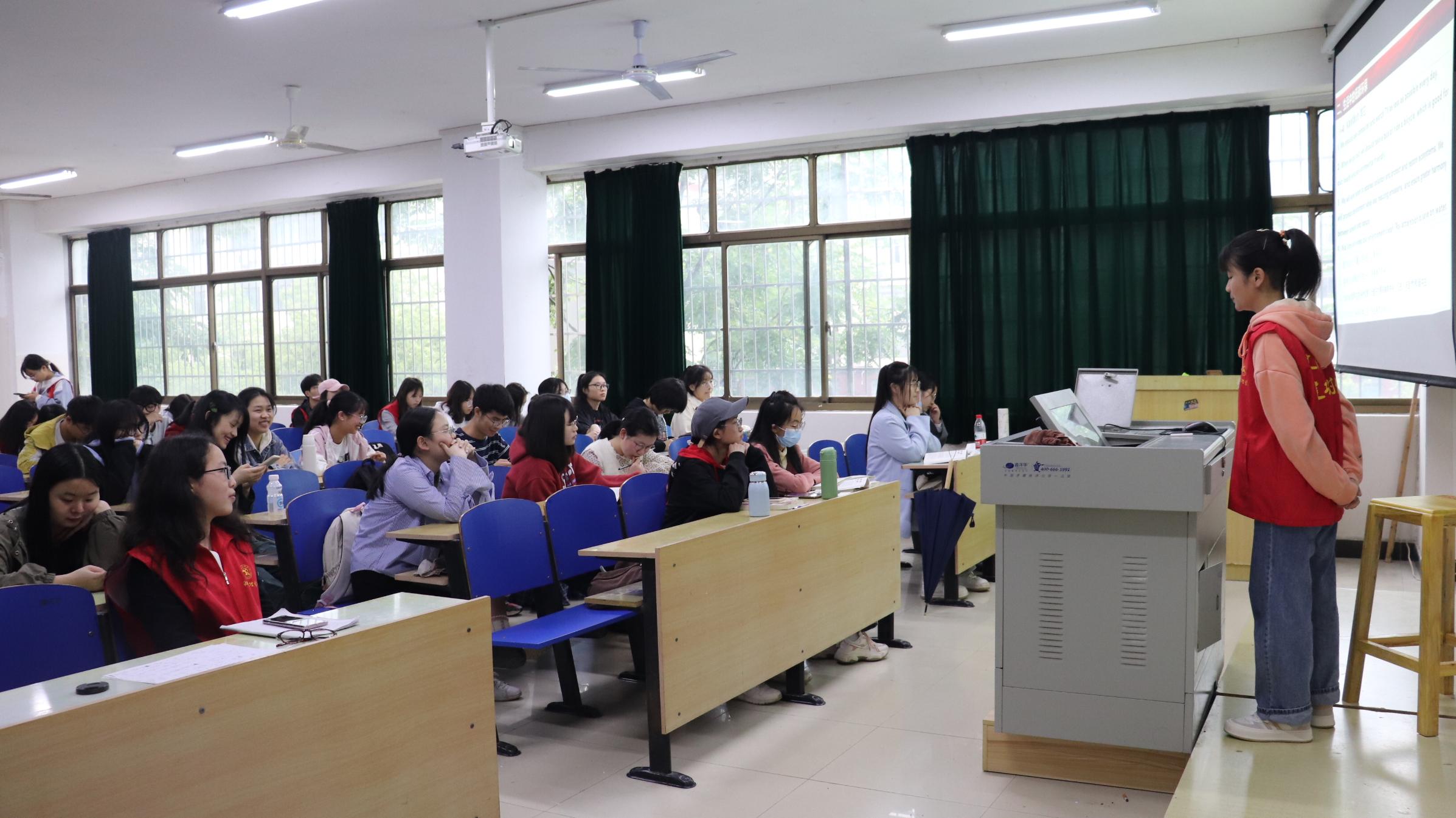 湖南文理学院护鸟营举办“绿色中国”双语宣讲课堂活动