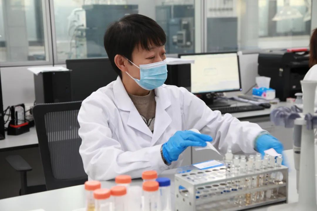 王朝虹用毒检结果拨开刑案迷雾