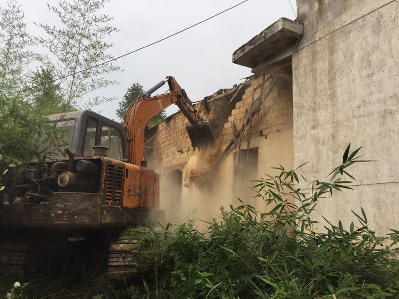 都對居民自建房開展全方位摸排,逐一排查自建房屋基礎,結構