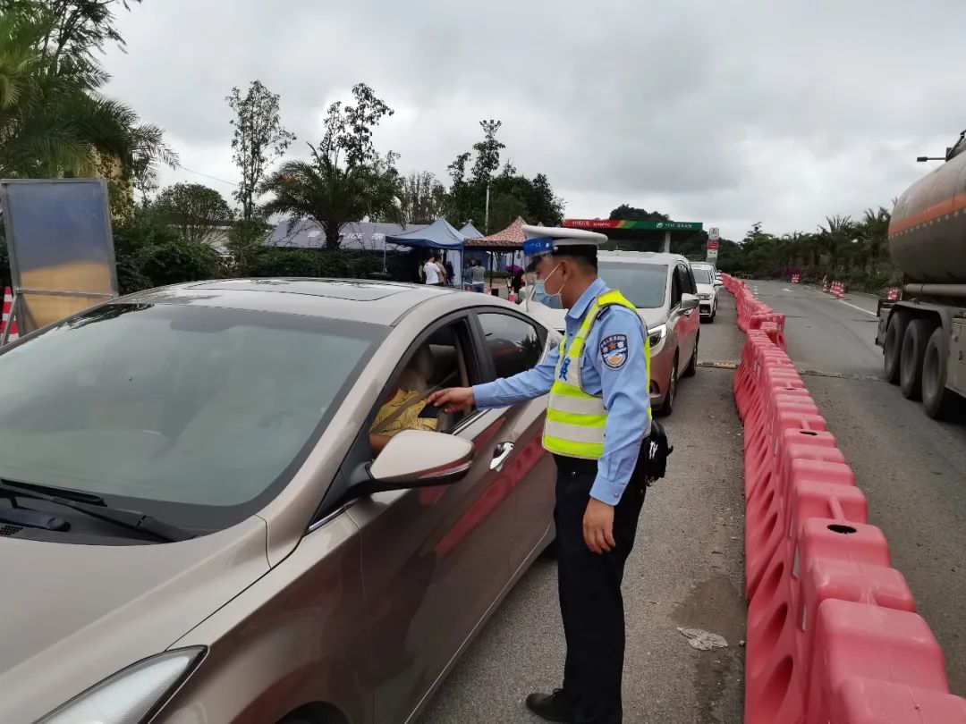 平凡崗位上的執著堅守——記思小高速公路交巡警大隊大幹壩中隊_澎湃