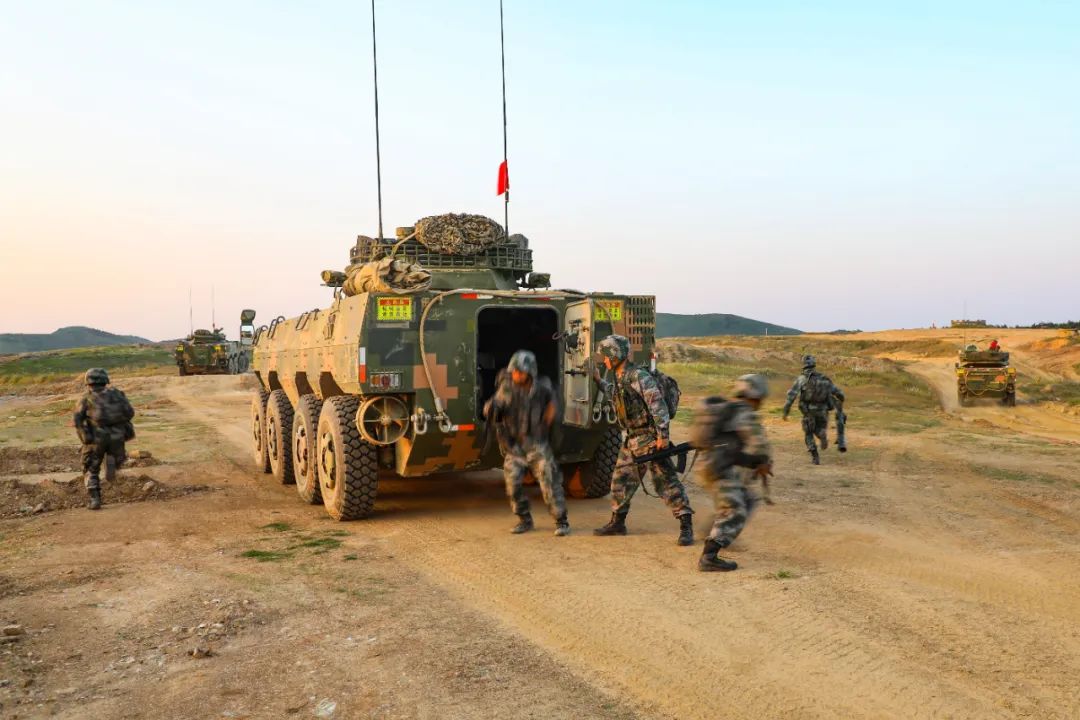 导向寻求制胜战法从战场侦察到定下决心从进攻战斗到防御部署兵种协同