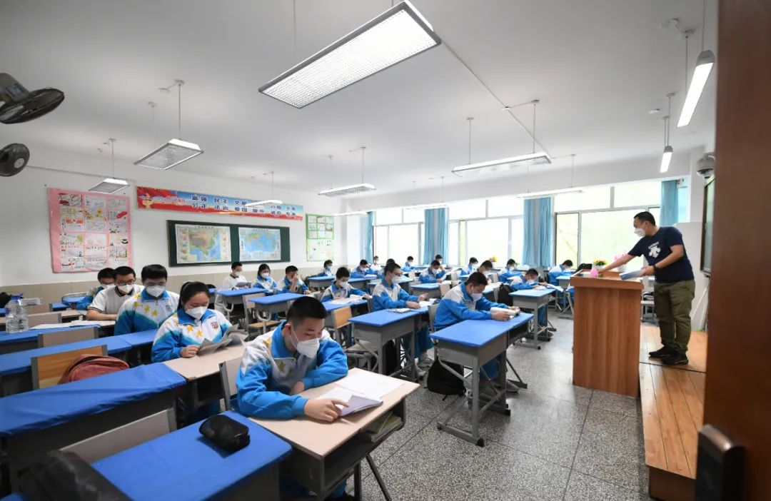 为了有序推进初三学生复课,在高三学生复课的有效经验基础之上,市教育