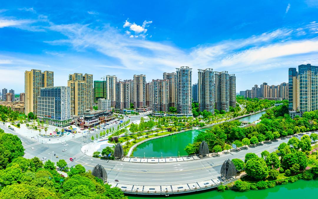 3月25日,温江举行网络云直播活动,又一次向公众推介了13个涉及"两河