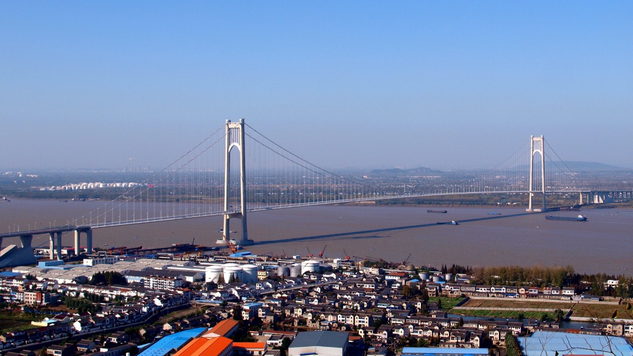 南京长江四桥正是这些"二航造"背后凝聚起来的科技领先实力,撑起