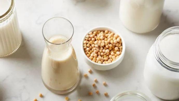 你适合喝牛奶还是豆浆？它们的10个共性和10个不同