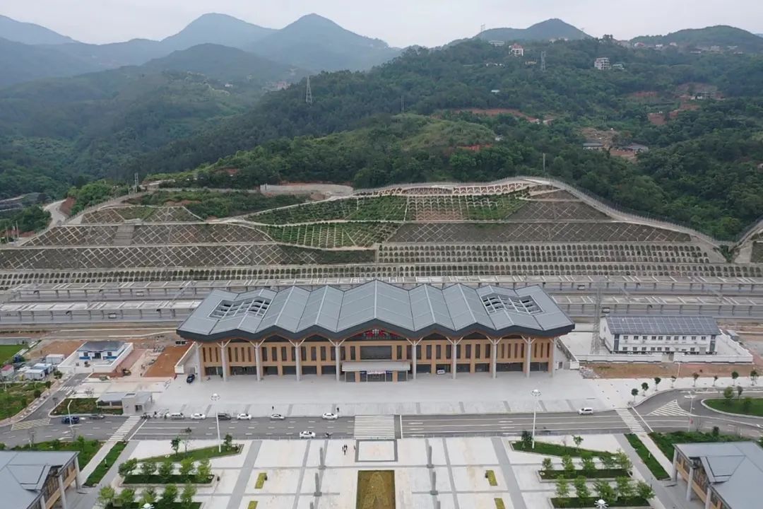 兴泉铁路全线站房建设完成预计9月底通车