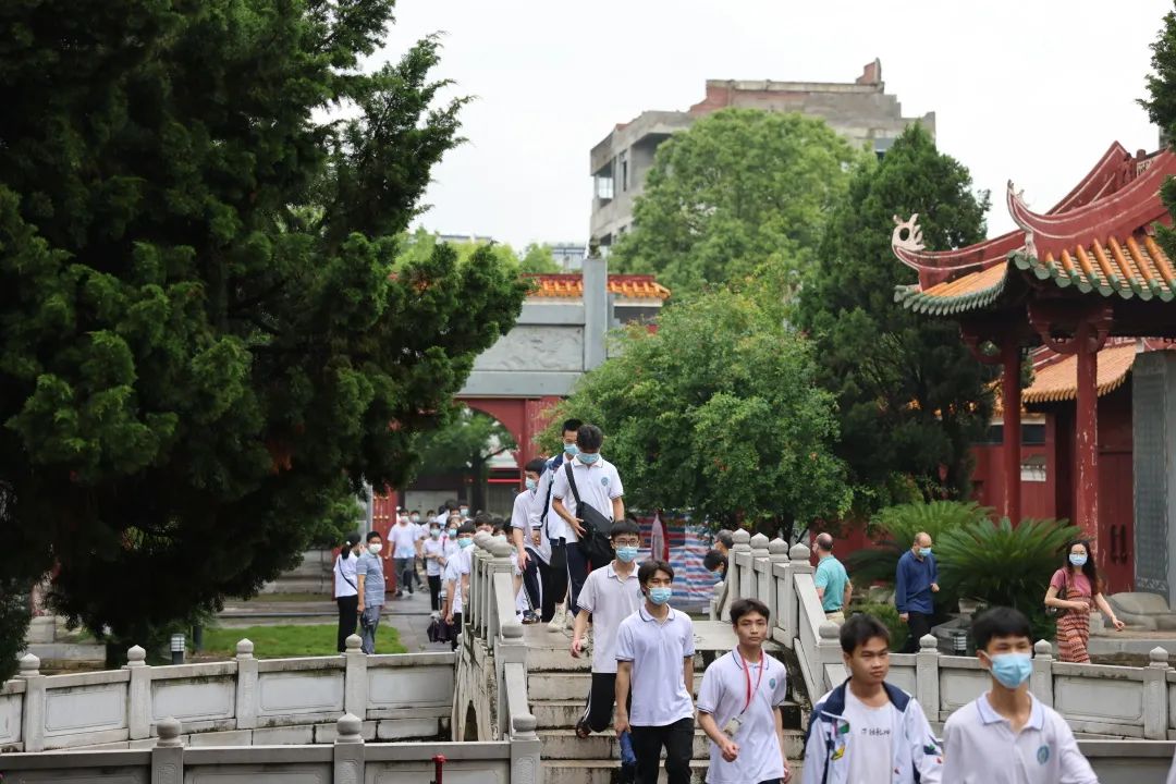祭奠先贤高考誓师武宣县中学举行祭孔誓师大会