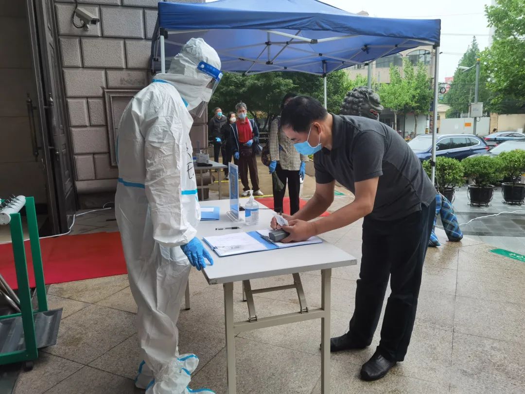 努力满足市民金融服务需求普陀这家银行网点恢复营业