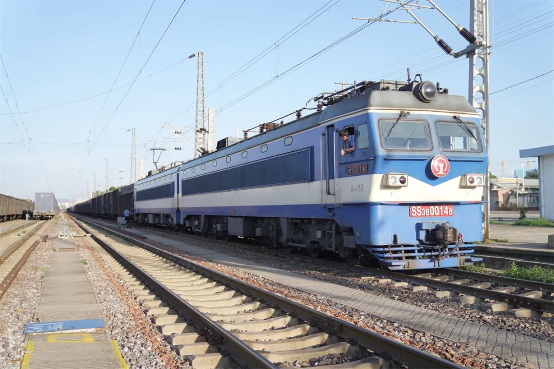 千里护航中缅新通道国际铁路班列