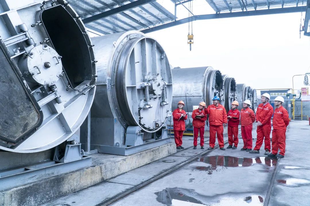 攻关油基岩屑无害化处理技术,自主研发设计一套独特的热蒸馏工艺流程