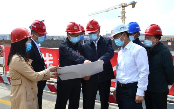 市人大常委会副主任于云海 ,吴涛,金玉庆参加视察,市委常委,副市长