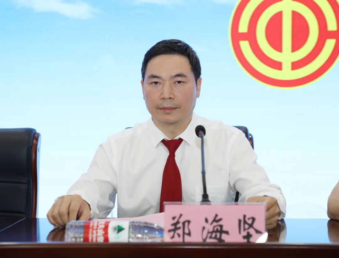 党委副书记:郑海坚