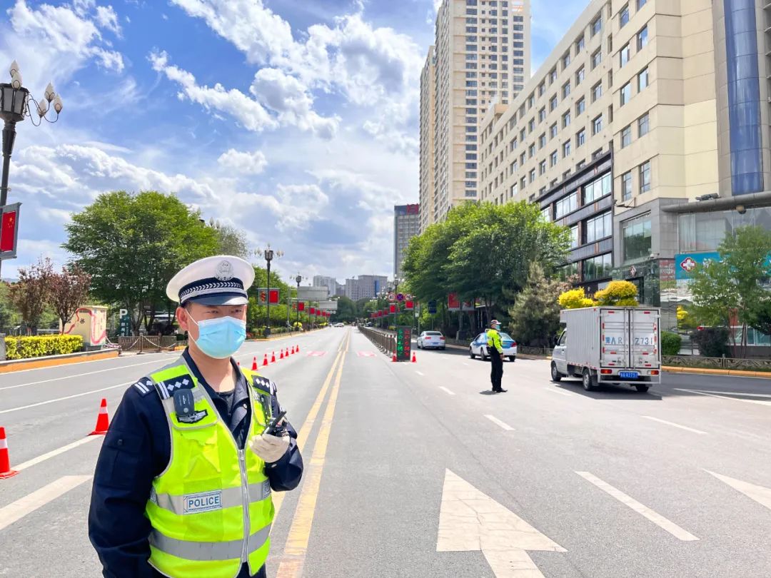 西宁交警圆满完成"省党代会" "省人代会"会议交通安保任务
