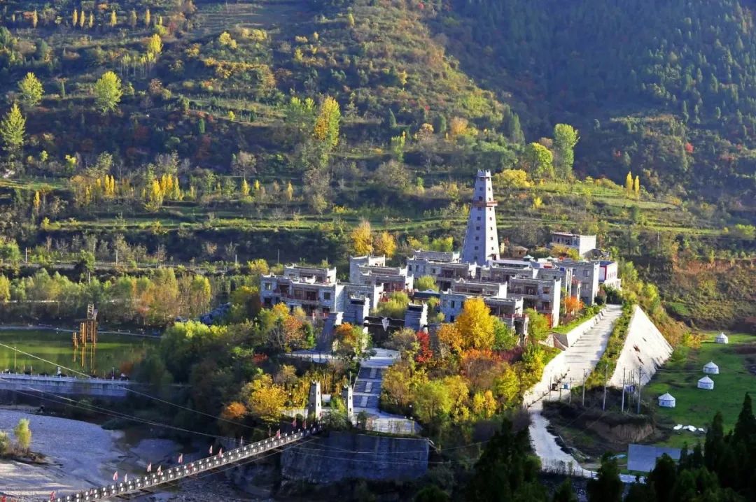 周末撒欢去哪里坐上火车去七彩凤县打卡吧