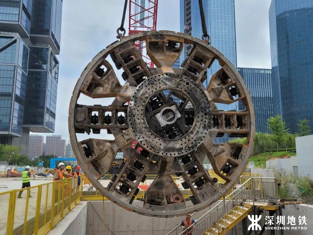 为匹配石留区间复杂地质掘进要求"超越三号"盾构机核心部件刀盘经历了