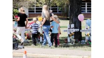 “爱枪胜过爱孩子”，得州枪击案后家长们感到愤怒和无助