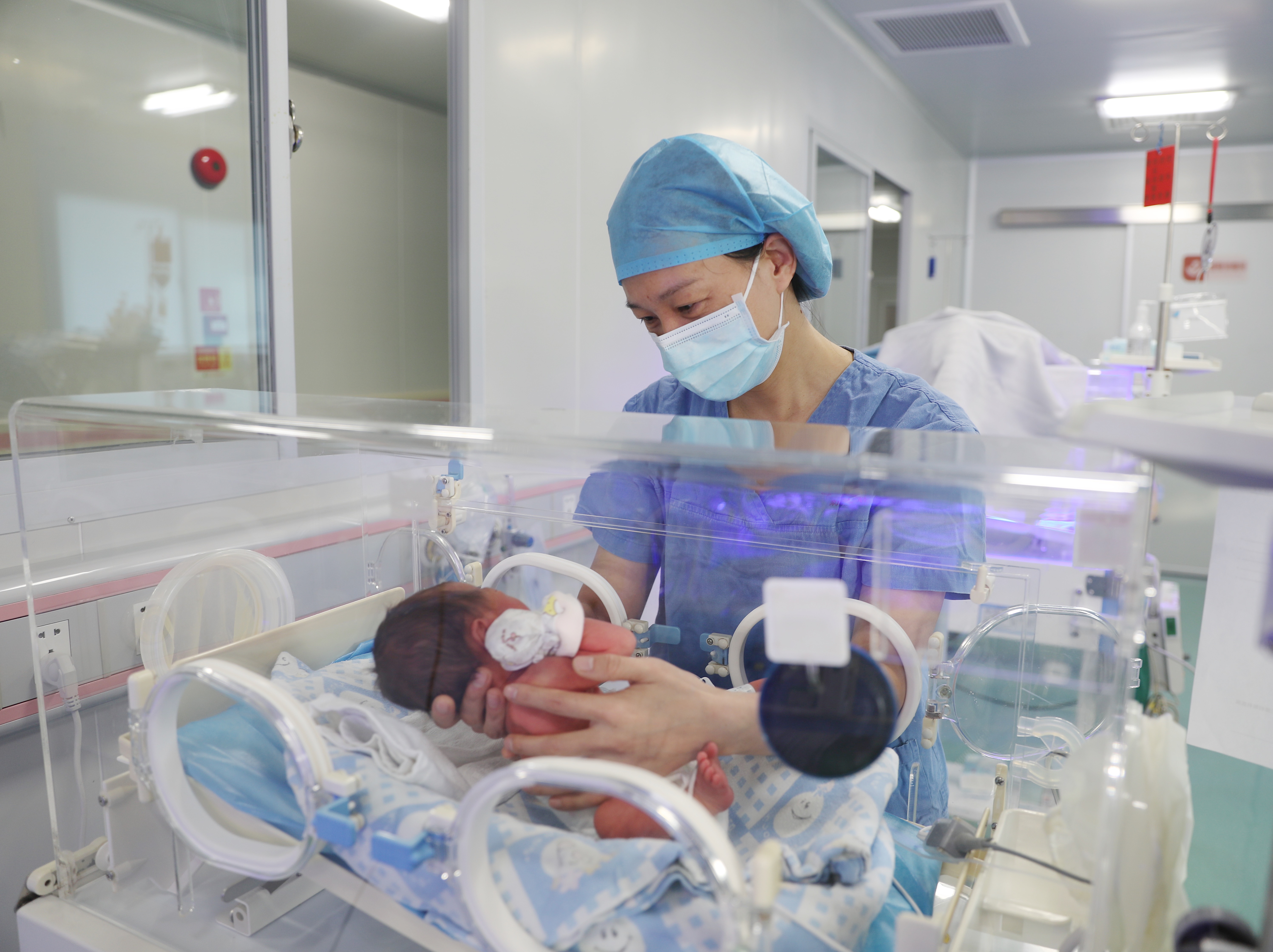 惠州市第二妇幼保健院新生儿科护士