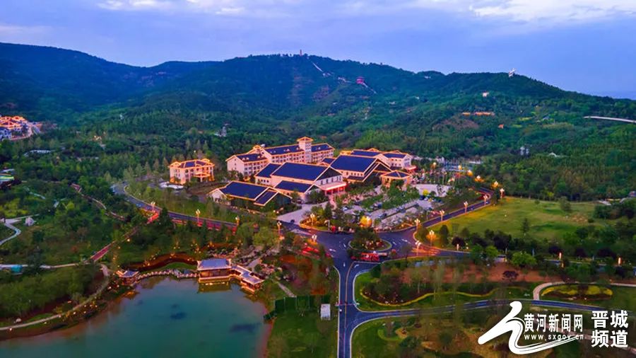 龙马湖位于晋城市白马寺山凤城国际酒店周边,经过建设改造后,已成为