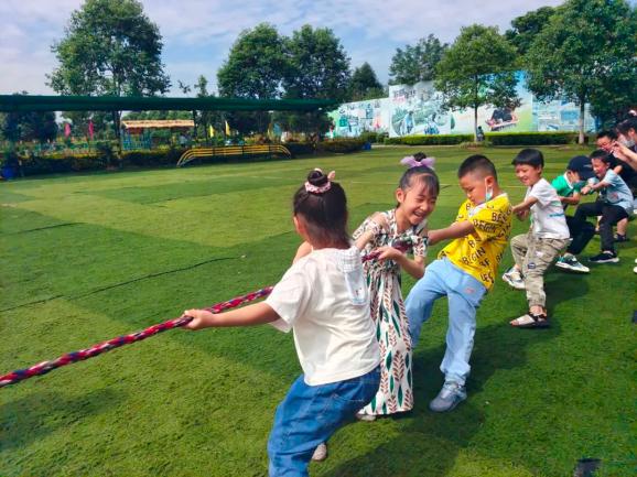 集體出發來到成都市家庭教育實踐基地——農場樂翻天,活動開始前,金堂