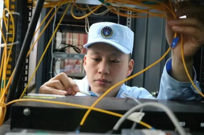 向航天科技工作者致敬向所有科技工作者致敬